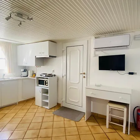 Apartment Anchor αpartments